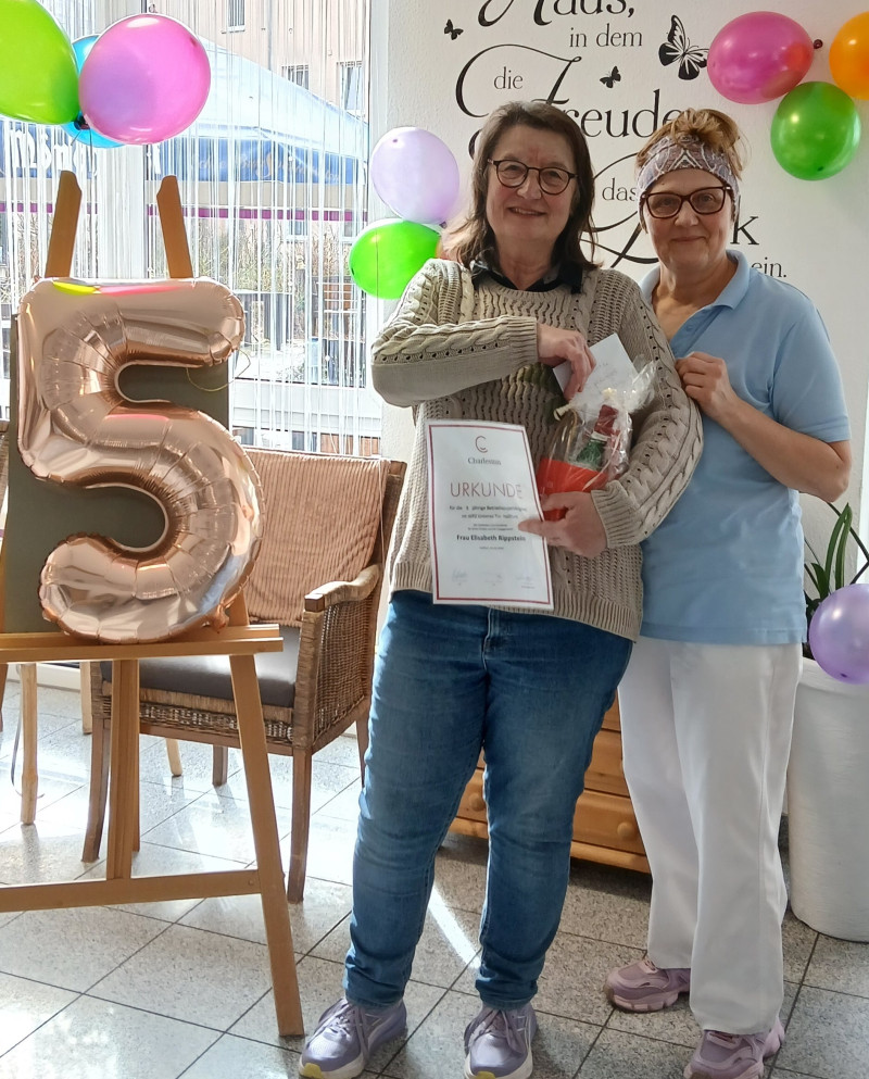 127_ 1 Bild 5 jähriges Jubiläum Frau Elisabeth Rippstein.jpg