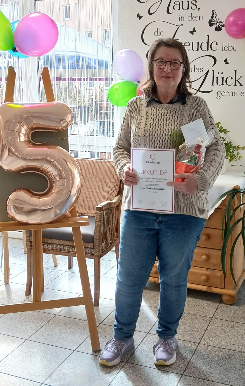 127_ 2 Bild 5 jähriges Jubiläum Frau Elisabeth Rippstein.jpg