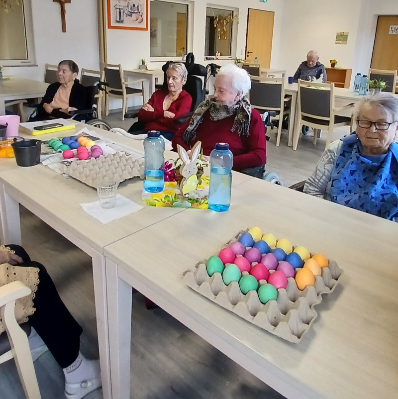 Eier färben im OG.jpg