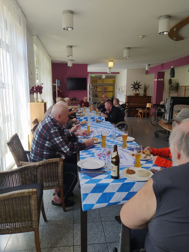 Gruppenbild 2.jpg