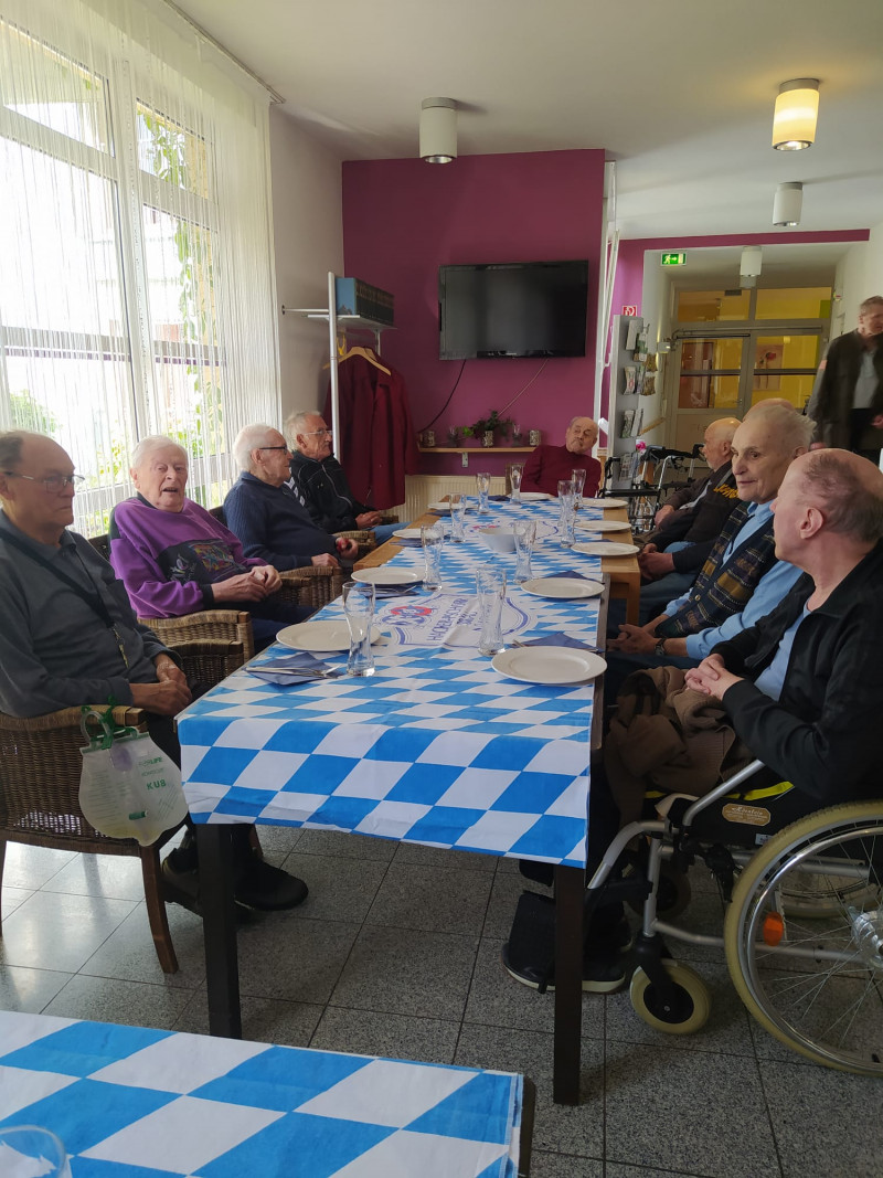 Gruppenbild.jpg