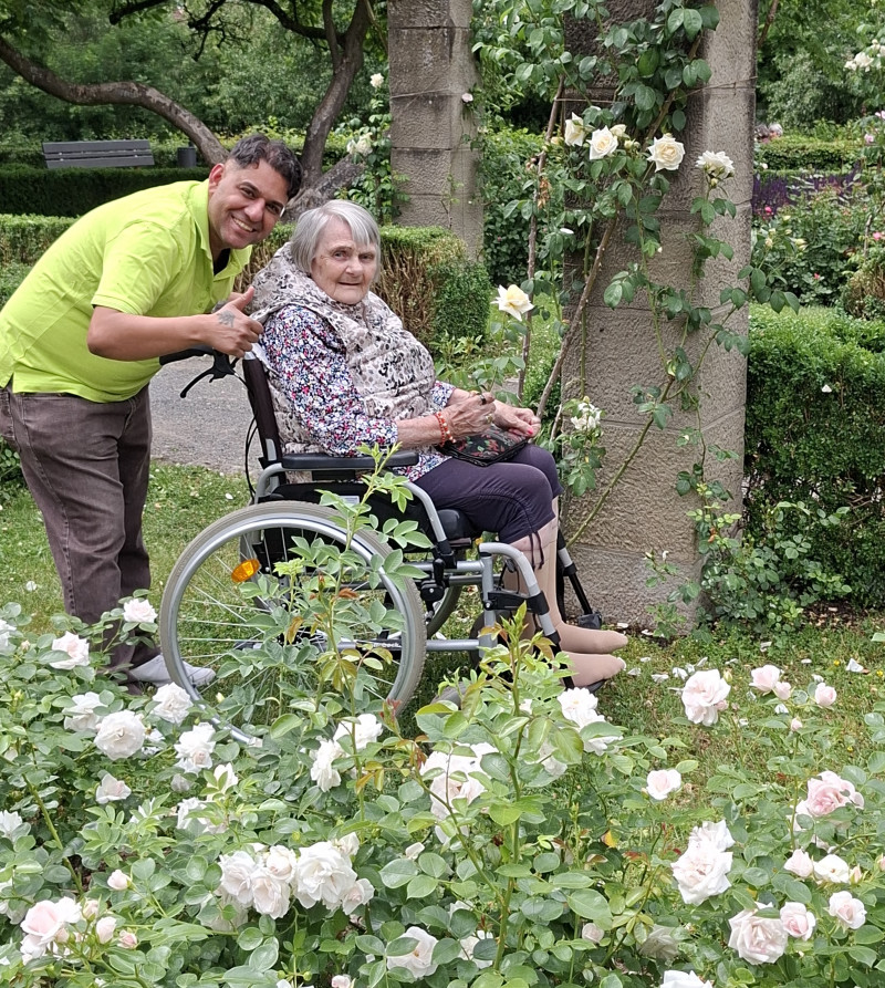 Mohamed  und Frau Ullrich.jpg