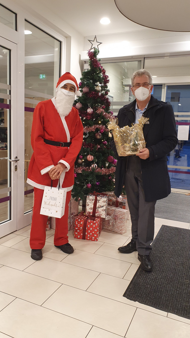 Nikolaus Und Herr Kr Mer