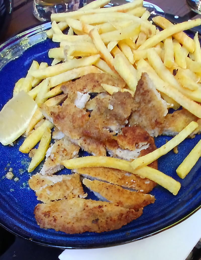 Schnitzel mit Pommes.jpg