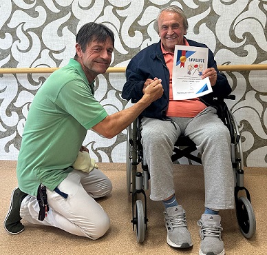 Gluecklicher Teilnehmer